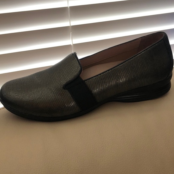 Dansko Metallic Lizard Addy Flat - Picture 4 of 7